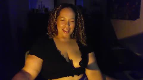 Snapshot of esmeluvs chatting on October 2025 11:02:02 PM Esme Luv online show from October 2025 11:02:02 PM