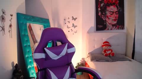 Esmeralda online show from September 2025 08:21:01 PM