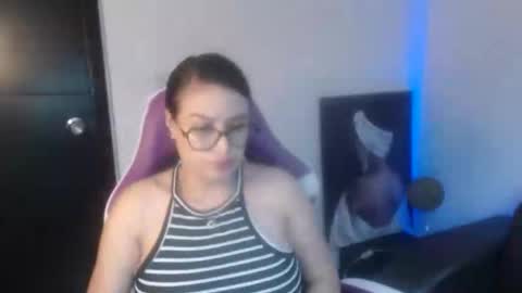 Snapshot of esmeralda098 chatting on March 2026 02:55:02 PM Esmeralda online show from March 2026 02:55:02 PM