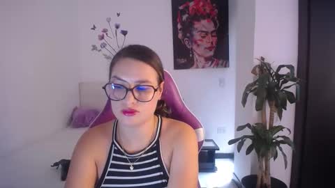 Snapshot of esmeralda098 chatting on April 2026 06:49:02 PM Esmeralda online show from April 2026 06:49:02 PM