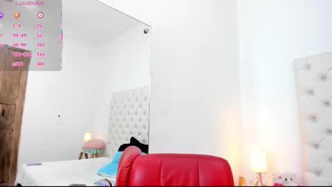 esmeralda  online show from November 2025 06:07:01 PM