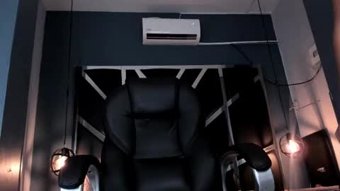 Snapshot of esmeralda__18 chatting on March 2026 07:53:02 PM Esmeralda online show from March 2026 07:53:02 PM