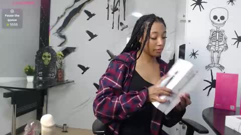 Snapshot of esmeralda_bk chatting on October 2025 09:46:01 PM esmeralda_bk online show from October 2025 09:46:01 PM