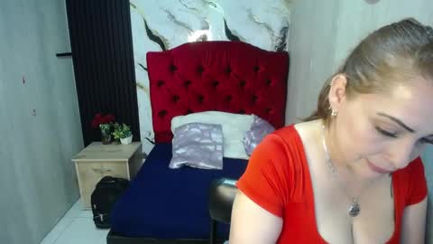 Snapshot of esmeralda_black chatting on May 2026 03:25:02 AM esmeralda black online show from May 2026 03:25:02 AM
