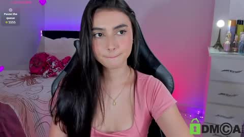 Esmeralda online show from May 2026 07:56:01 PM