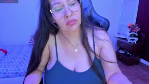 esme online show from September 2025 02:00:02 PM