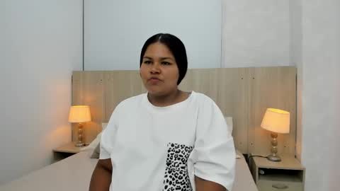 Esmeralda online show from November 2025 07:57:01 PM