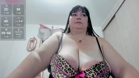 Snapshot of esmeraldo_mfc chatting on October 2025 10:32:01 PM Esmeralda online show from October 2025 10:32:01 PM
