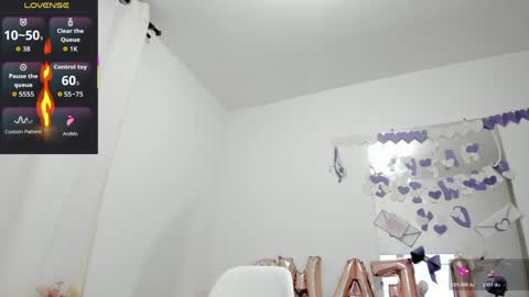 Esmeralda online show from April 2026 11:10:02 PM