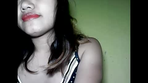 Snapshot of especialgirl_28 chatting on December 2024 07:06:01 PM especialgirl_28 online show from December 2024 07:06:01 PM