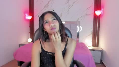 esperanzamora online show from May 2026 11:49:02 AM
