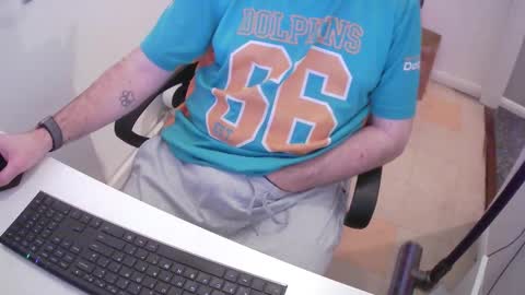 Snapshot of essex_wild chatting on December 2024 08:32:01 PM Morph online show from December 2024 08:32:01 PM