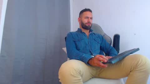 esteban online show from December 2024 12:23:01 AM