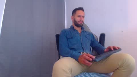 esteban online show from December 2024 07:32:01 PM