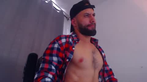 esteban online show from February 2025 09:04:02 PM