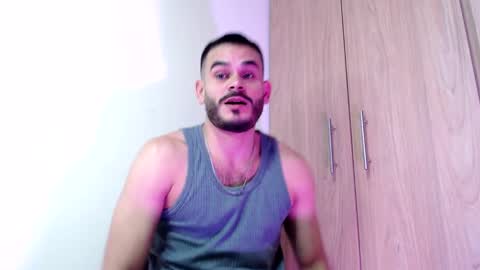 Snapshot of esteban_fer chatting on January 2025 04:59:01 PM Esteban Fernandez online show from January 2025 04:59:01 PM