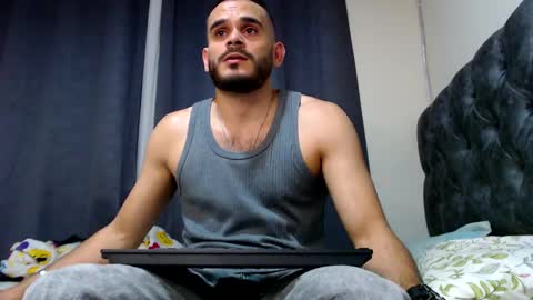 Snapshot of esteban_fer chatting on January 2025 05:19:01 AM Esteban Fernandez online show from January 2025 05:19:01 AM