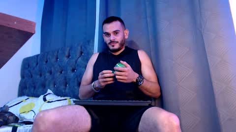 Snapshot of esteban_fer chatting on January 2025 04:30:02 AM Esteban Fernandez online show from January 2025 04:30:02 AM