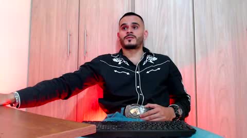 Snapshot of esteban_fer chatting on February 2025 08:31:01 PM Esteban Fernandez online show from February 2025 08:31:01 PM