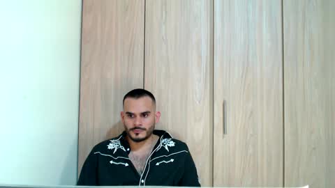 Snapshot of esteban_fer chatting on February 2025 11:45:01 PM Esteban Fernandez online show from February 2025 11:45:01 PM