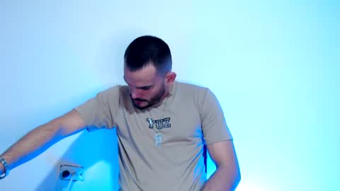 Snapshot of esteban_fer chatting on February 2025 08:38:01 AM Esteban Fernandez online show from February 2025 08:38:01 AM