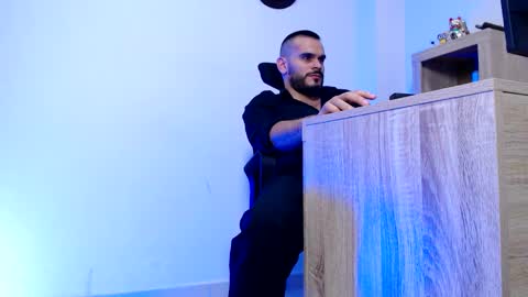 Esteban Fernandez online show from February 2026 04:12:02 AM