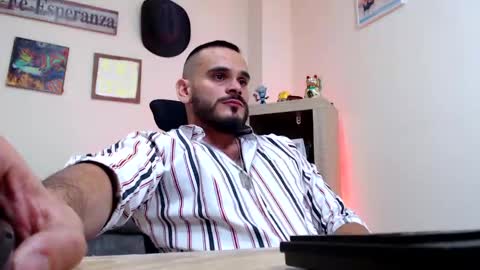 Snapshot of esteban_fer chatting on March 2026 04:06:01 AM Esteban Fernandez online show from March 2026 04:06:01 AM