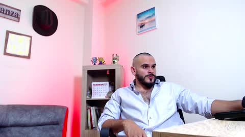 Snapshot of esteban_fer chatting on March 2026 03:00:01 AM Esteban Fernandez online show from March 2026 03:00:01 AM