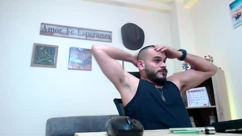 Snapshot of esteban_fer chatting on April 2026 06:55:02 AM Esteban Fernandez online show from April 2026 06:55:02 AM