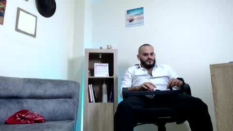 Snapshot of esteban_fer chatting on April 2026 06:29:02 AM Esteban Fernandez online show from April 2026 06:29:02 AM