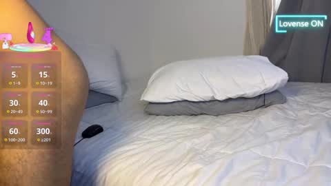 esteban_se online show from October 2025 07:44:01 PM