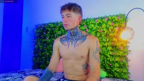 Esteban independent model online show from October 2025 07:46:02 PM