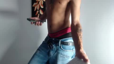 Snapshot of estebanjm22 chatting on March 2026 03:17:01 AM Esteban online show from March 2026 03:17:01 AM