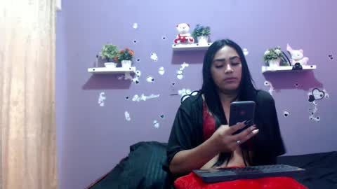 Snapshot of estefania_5 chatting on February 2025 03:36:02 PM Estefania 5 online show from February 2025 03:36:02 PM