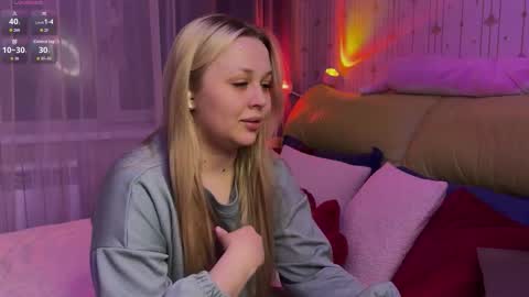 Snapshot of estella_elwood chatting on March 2026 06:13:01 PM Estella online show from March 2026 06:13:01 PM