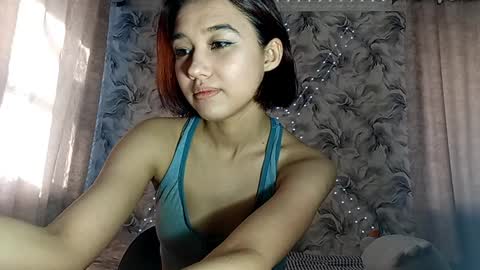 estellekirbo online show from April 2026 12:58:02 PM