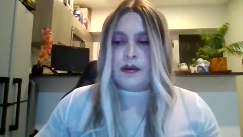 Snapshot of estephanieaguilar chatting on September 2025 06:15:01 AM Estephanie Aguilar online show from September 2025 06:15:01 AM