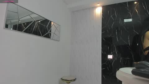 Estephany online show from January 2025 10:44:02 PM