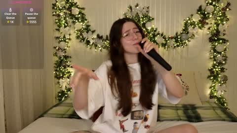 Snapshot of ester_hill chatting on December 2024 03:37:01 AM Ester online show from December 2024 03:37:01 AM