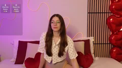 Snapshot of ester_hill chatting on February 2025 09:54:01 PM Ester online show from February 2025 09:54:01 PM