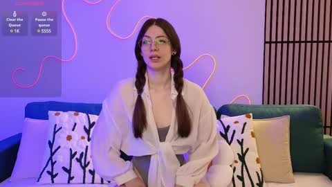 Snapshot of ester_hill chatting on February 2025 09:48:01 PM Ester online show from February 2025 09:48:01 PM