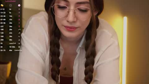 Snapshot of ester_hill chatting on September 2025 01:17:01 AM Ester online show from September 2025 01:17:01 AM