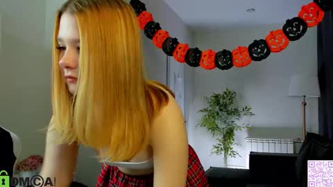 Snapshot of ester_rabin chatting on October 2025 12:45:01 AM Ester online show from October 2025 12:45:01 AM