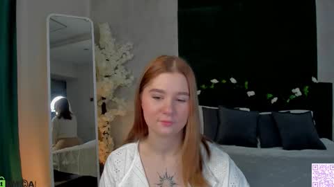 Snapshot of ester_rabin chatting on December 2025 11:35:01 PM Ester online show from December 2025 11:35:01 PM