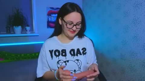 EsterPlayful online show from November 2025 12:27:02 PM