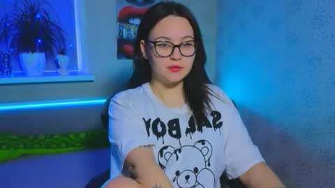 EsterPlayful online show from November 2025 09:03:01 AM