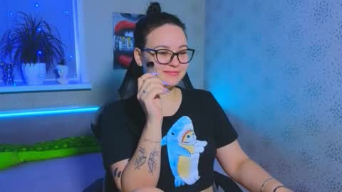 EsterPlayful online show from November 2025 06:56:02 AM