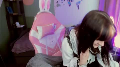Snapshot of estertwilight chatting on May 2026 04:11:02 PM Ester online show from May 2026 04:11:02 PM