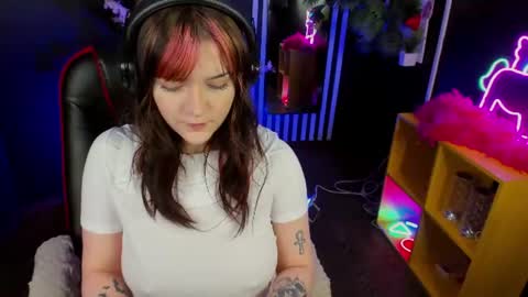Snapshot of estertwilight chatting on July 2026 11:06:02 AM Ester online show from July 2026 11:06:02 AM