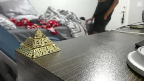 94Bottles online show from September 2025 02:06:01 AM